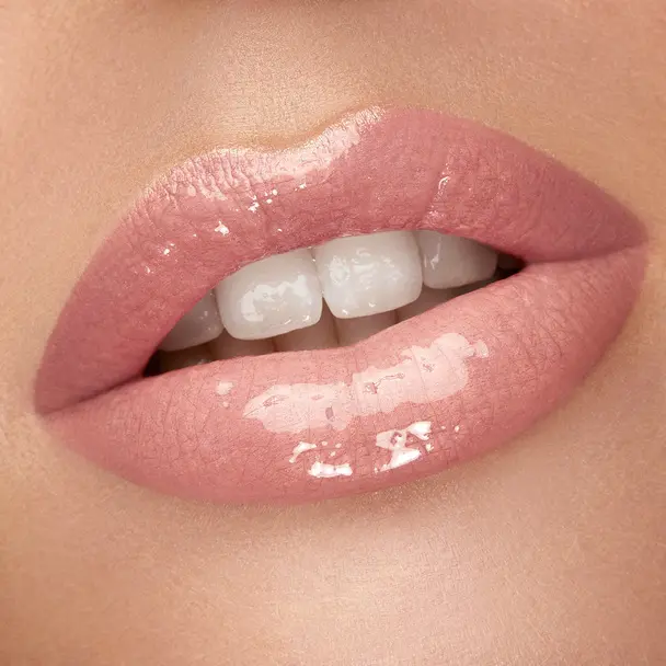 <p>Barra de labios líquida en 2 pasos, acabado luminoso. Hasta 12 horas de duración*. Base de color no-transfer.</p> - Unlimited Double Touch - KIKO MILANO