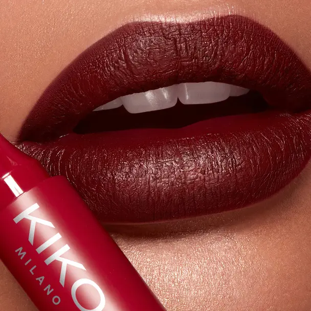 No transfer lip marker with a natural tattoo effect and extremely long-lasting wear (10 hours*) - Long Lasting Colour Lip Marker - KIKO MILANO