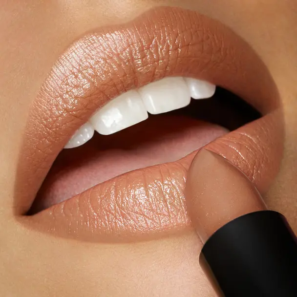Batom rico e nutritivo com acabamento luminoso - Smart Fusion Lipstick - KIKO MILANO