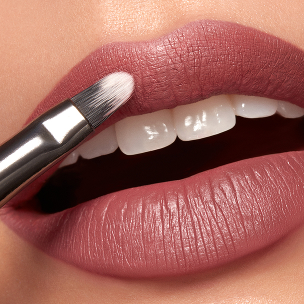 <div>Pincel plano para l&aacute;bios, fibras sint&eacute;ticas</div> - Lips 80 Flat Lip Brush - KIKO MILANO